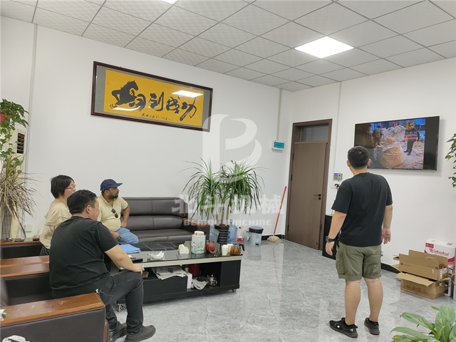 孟加拉國客戶對我公司設(shè)備實地考察