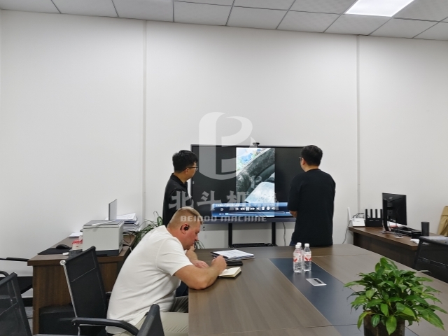 現(xiàn)場技術(shù)交流,與來訪客戶共話解決方案